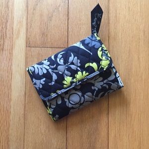 VERA BRADLEY || Baroque Print Euro Wallet